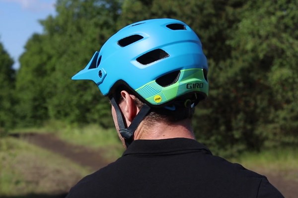 giro chronicle helmet with mips